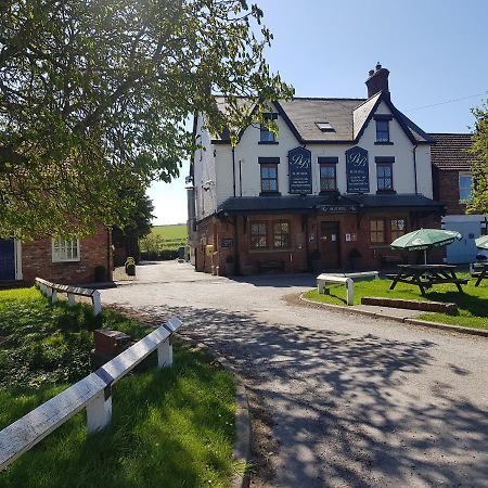 The Blue Bell Inn Weaverthorpe Esterno foto