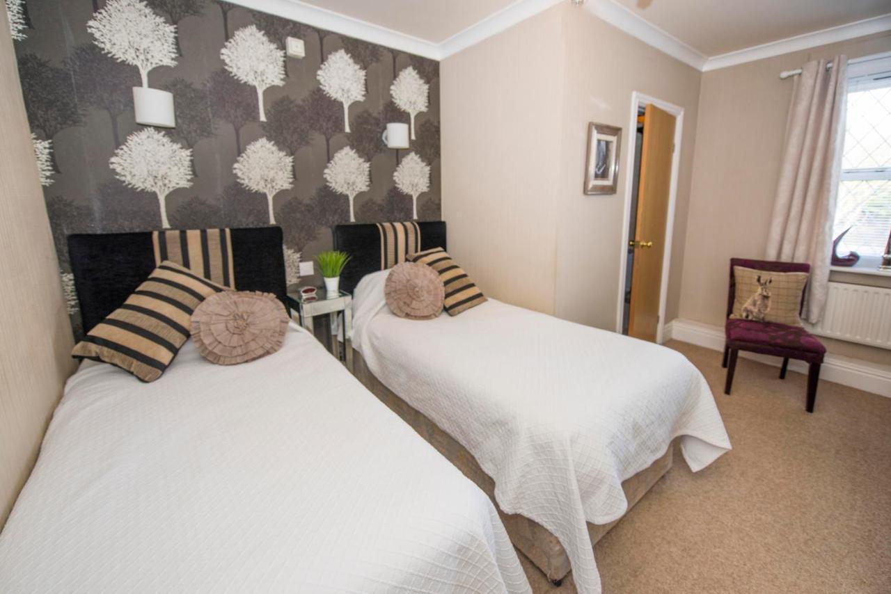 The Blue Bell Inn Weaverthorpe Esterno foto