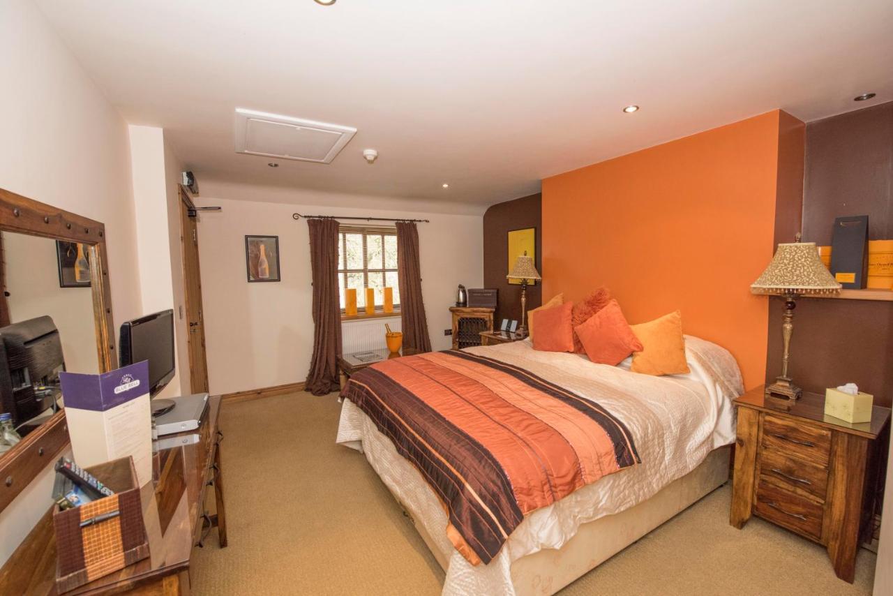 The Blue Bell Inn Weaverthorpe Esterno foto