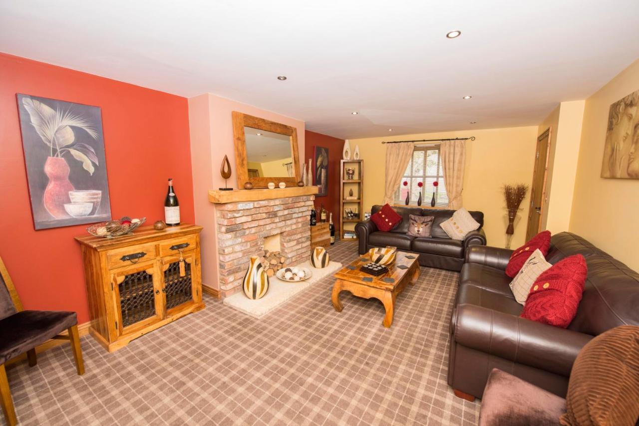 The Blue Bell Inn Weaverthorpe Esterno foto