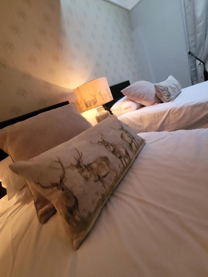 The Blue Bell Inn Weaverthorpe Esterno foto