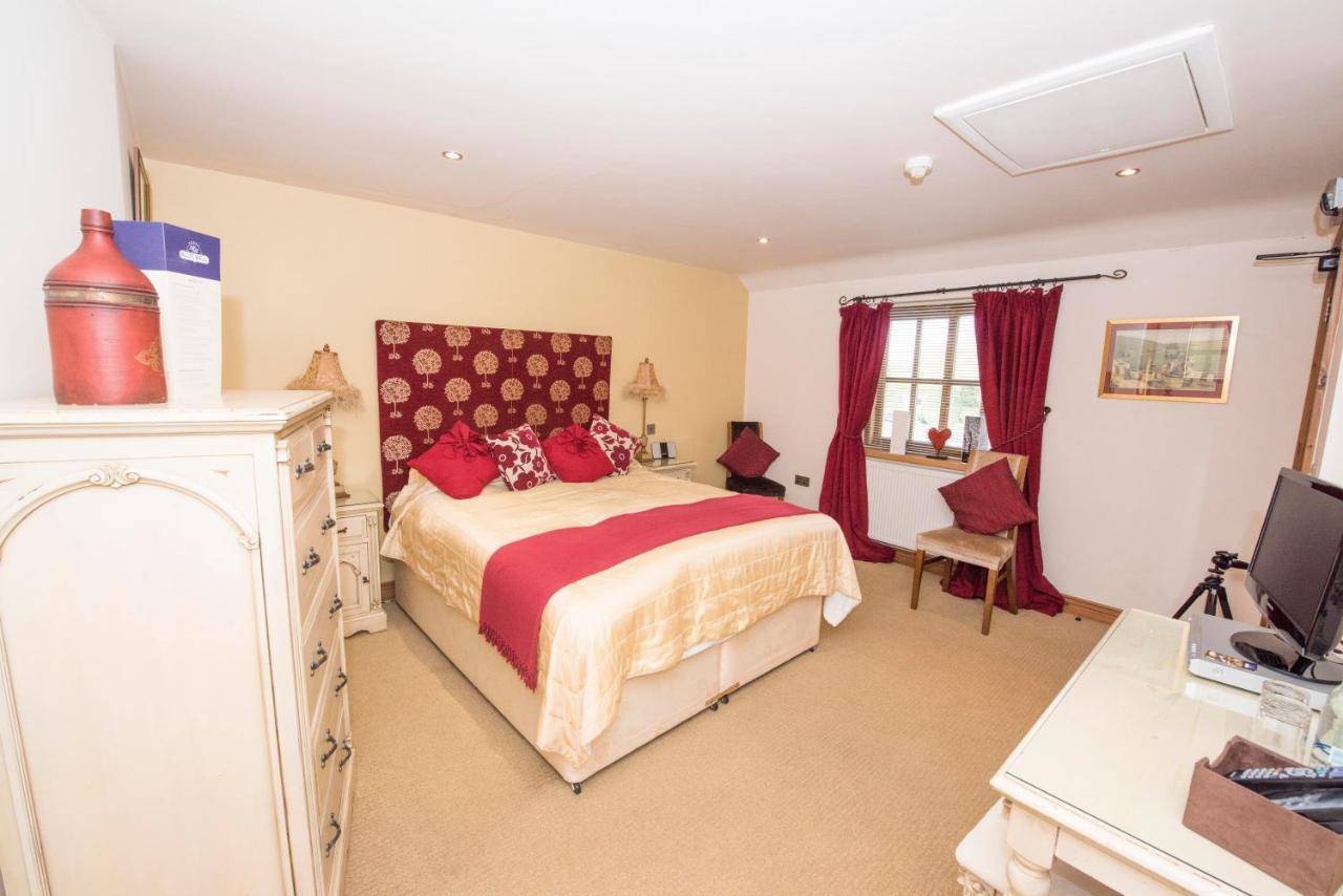 The Blue Bell Inn Weaverthorpe Esterno foto